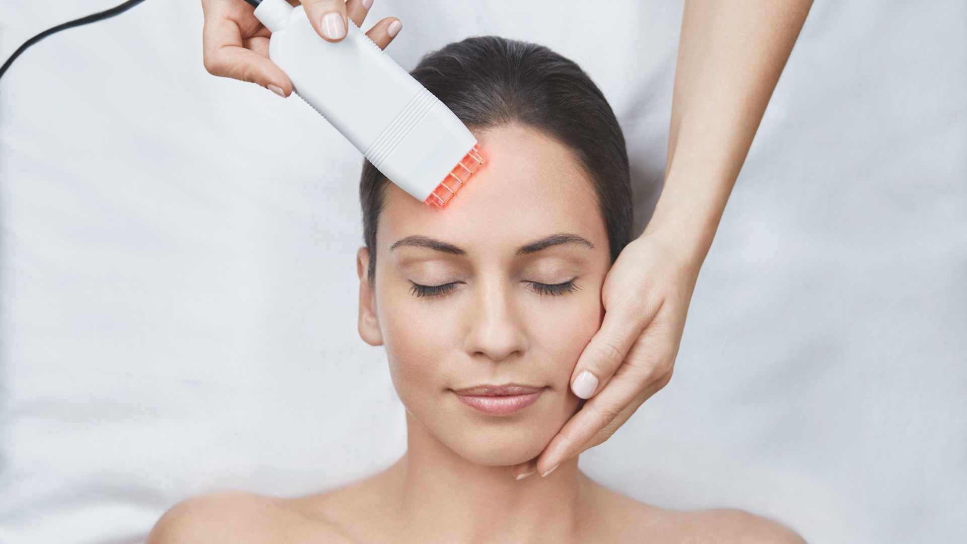 Machine led facial