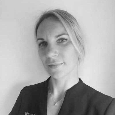 Beauty Secrets Team Headshots: Aneta